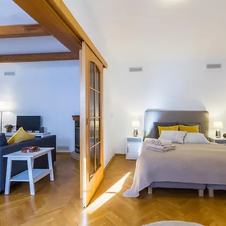 Apartment Royal Nerudova