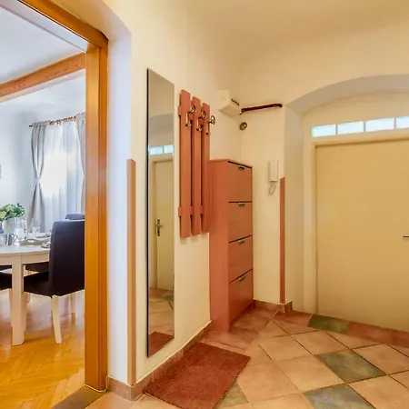 Royal Nerudova Apartment Prague